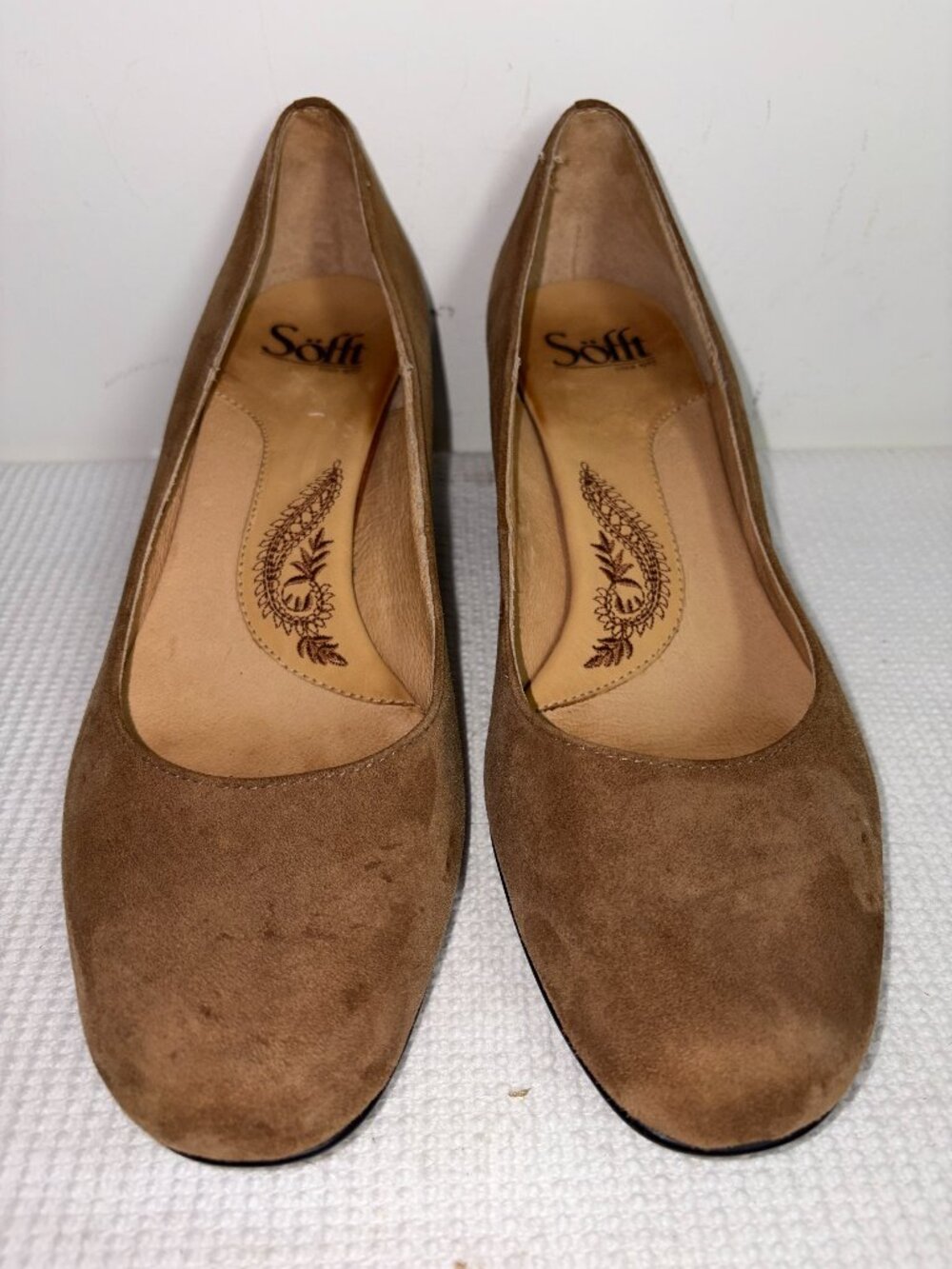 SOFFT Womens Size 8 Brown Suede Heels Round Toe